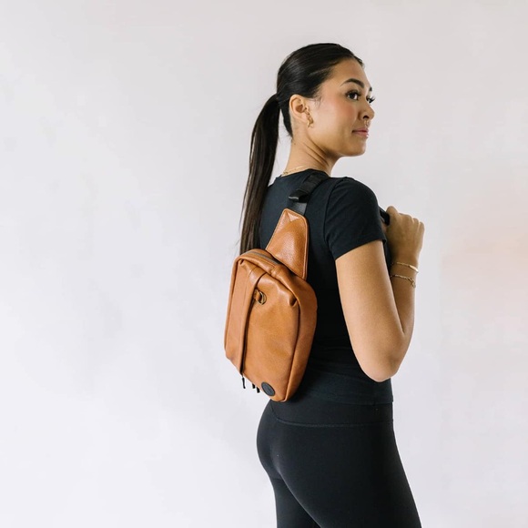 The Pack Tush Baby Bag - Picture 7 of 16